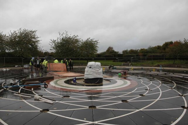Unloading the centrepiece