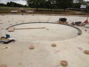 Laying out in the centre